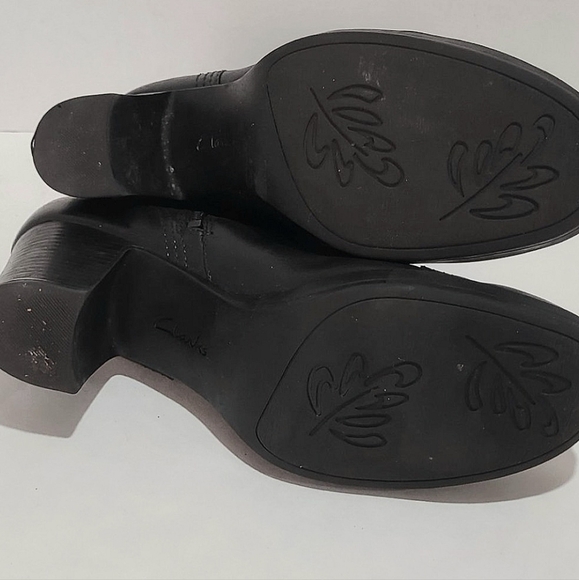 Clarks Black Leather Ankle Boots - Picture 6 of 10